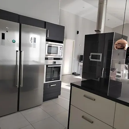 Moderni Talo Laehellae Joulupukkia Villa Rovaniemi