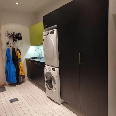 Villa Moderni Talo Laehellae Joulupukkia *